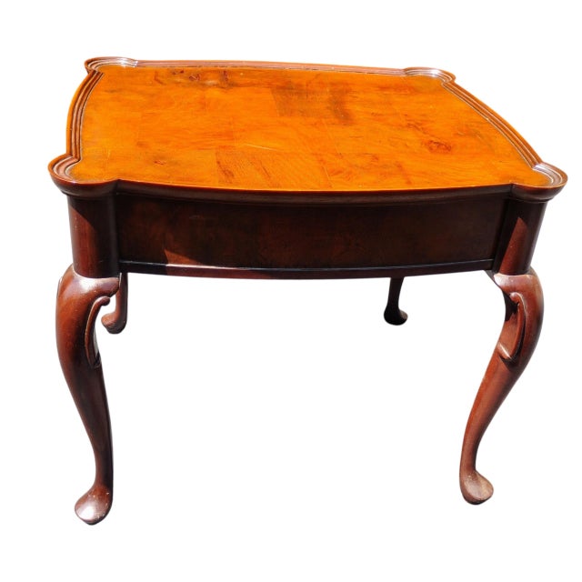 Exquisite Vintage Hekman Furniture Accent Tables With Rich Burled Wood, Elegant French Cabriole Legs & Scalloped Edges For Sale - Image 9 of 12