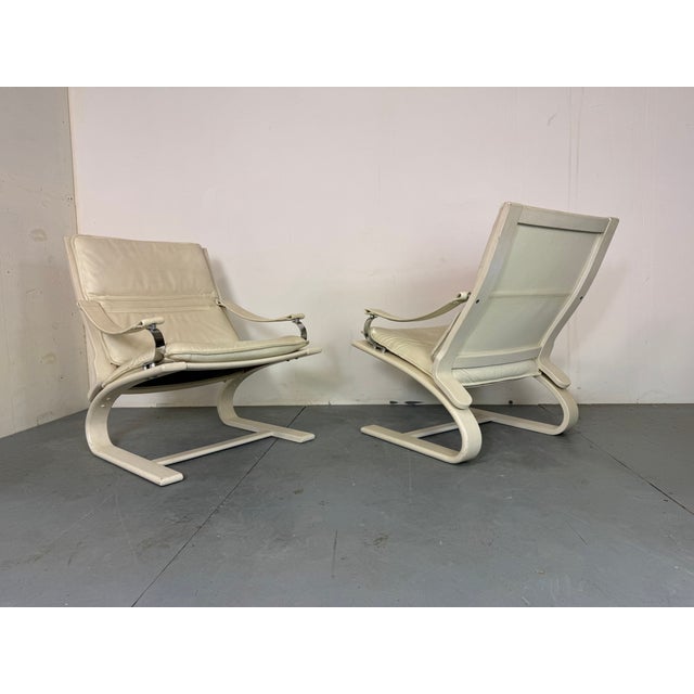 Mid-Century Modern Set of White Space Age Lounge Chairs, 1970s For Sale - Image 3 of 8