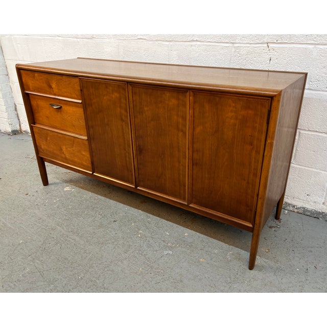 Mid 20th Century Mid 20th Century Barney Flagg for Drexel Parallel Mid-Century Walnut Credenza For Sale - Image 5 of 16