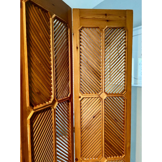 Mid-Century Modern 1977 Chapman Vintage Wooden Louvered Folding Screen | Three-Panel Room Divider For Sale In Phoenix - Image 6 of 11