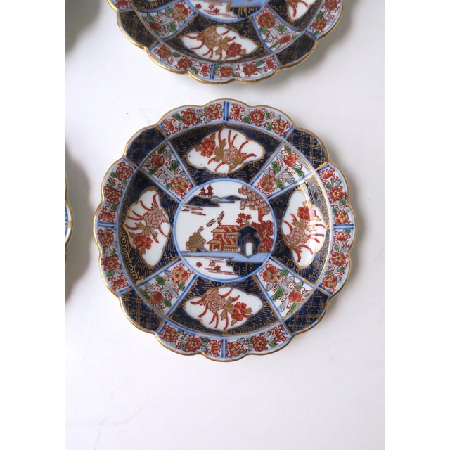 Mid 20th Century Japanese Porcelain Appetizer Plates, Imari Style, Scalloped Edge, Set of 4 For Sale - Image 5 of 10