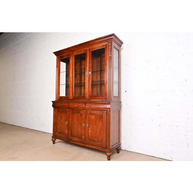 French Provincial Ethan Allen French Regency Louis XVI Carved Cherry Wood Lighted Breakfront Bookcase or Display Cabinet For Sale - Image 3 of 12
