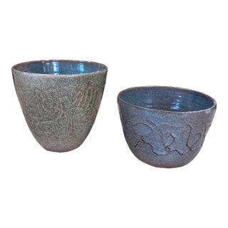 Set of 2 20thC. Mid-Century Modern Primitive Incised Art Pottery Bowls For Sale