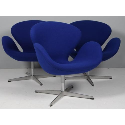 Swan Chair by Arne Jacobsen for Fritz Hansen, 2000s For Sale - Image 3 of 8