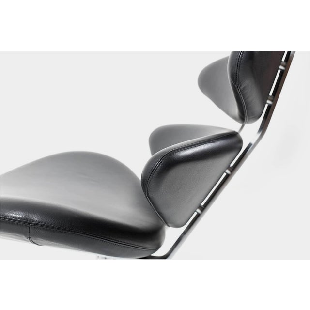 EJ5 Corona Lounge Chairs in Steel and Black Leather by Poul M. Volther for Erik Jørgensen, 1960s, Set of 2 For Sale - Image 5 of 8