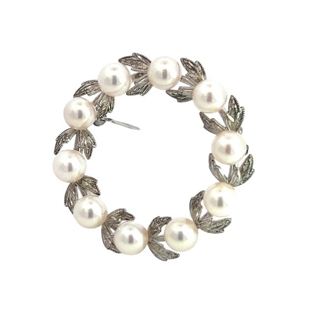Contemporary 1990s Mikimoto Estate Akoya Pearl Wreath Brooch Pin 1.375" 5 mm Sterling Silver For Sale - Image 3 of 5