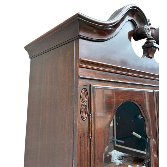 Wood 1980s Ethan Allen Breakfront Georgian Court Display Cabinet Curio Hutch Chippendale For Sale - Image 7 of 14