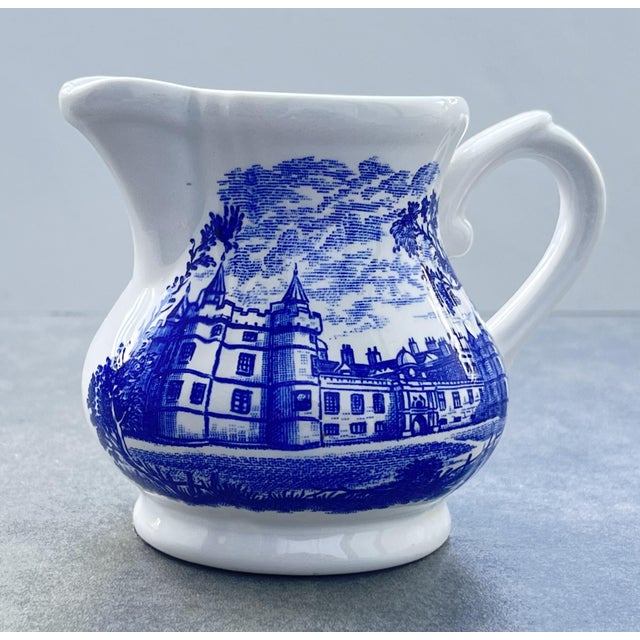 Vintage 1977 Silver Jubilee Queen Elizabeth II Commemorative Blue & White Broadhurst Tea Set: Teapot, Milk Jug, Tea Plate - Set of 3 For Sale - Image 10 of 18