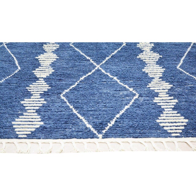 2000 - 2009 Moroccan Modern Hand Knotted Wool Rug, 10'1"x14'2" For Sale - Image 5 of 6