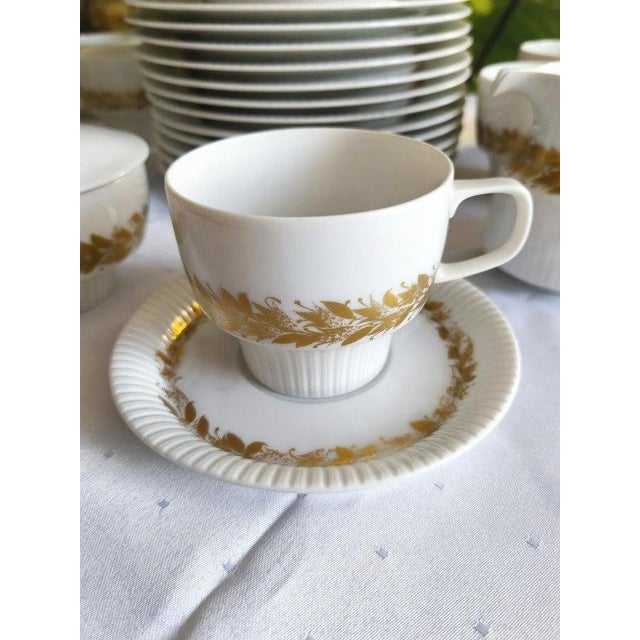 Porcelain Modulation Coffee and Dessert Service by Tapio Wirkkala for Rosenthal Studio-Line, Germany, 1970s, Set of 39 For Sale - Image 9 of 13