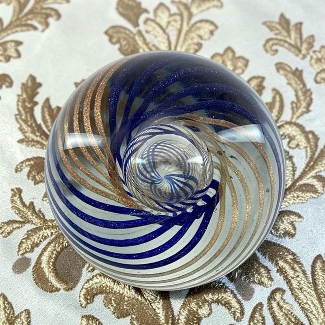 Murano E&r Golden Crown Art Glass 3 1/8 Inch Paperweight (Vintage 1980s) Italy For Sale - Image 18 of 18
