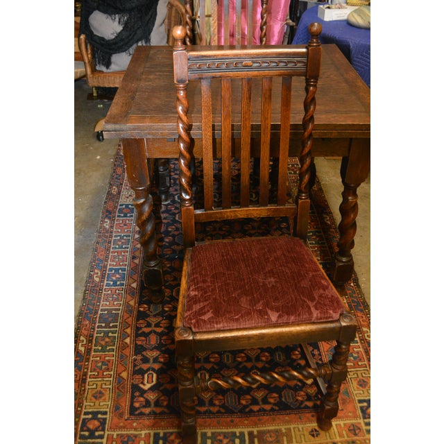1930s Vintage English Oak Barley Twist Extending Pub Table & 4 Dining Chairs Set W/ Wine Upholstery - Set of 5 For Sale - Image 9 of 18