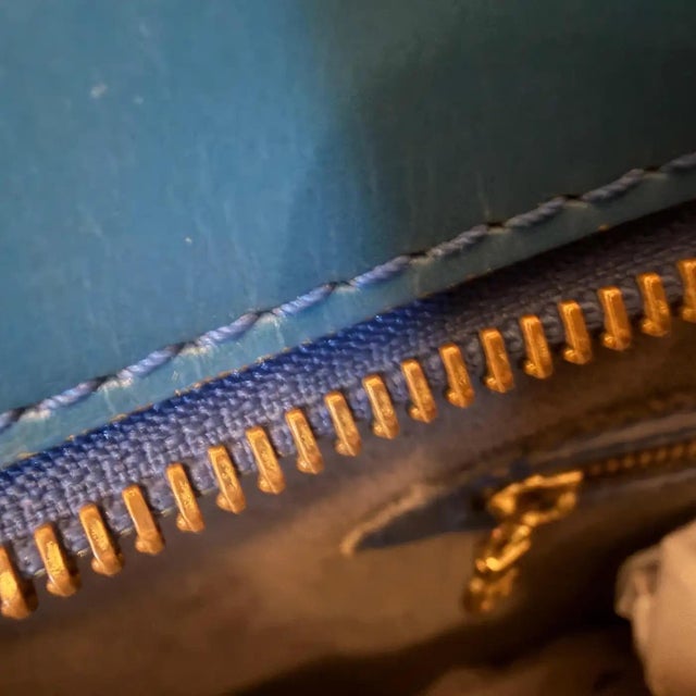 Louis Vuitton Toledo Blue Epi Leather Saint Jacques Hand Bag For Sale - Image 11 of 13