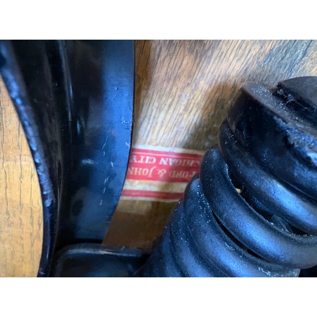 Gold Authentic J. S. Ford, Johnson & Co. Quarter-Sawn White Oak Adjustable Swivel Office Chair, C. 1905–1915 For Sale - Image 8 of 12