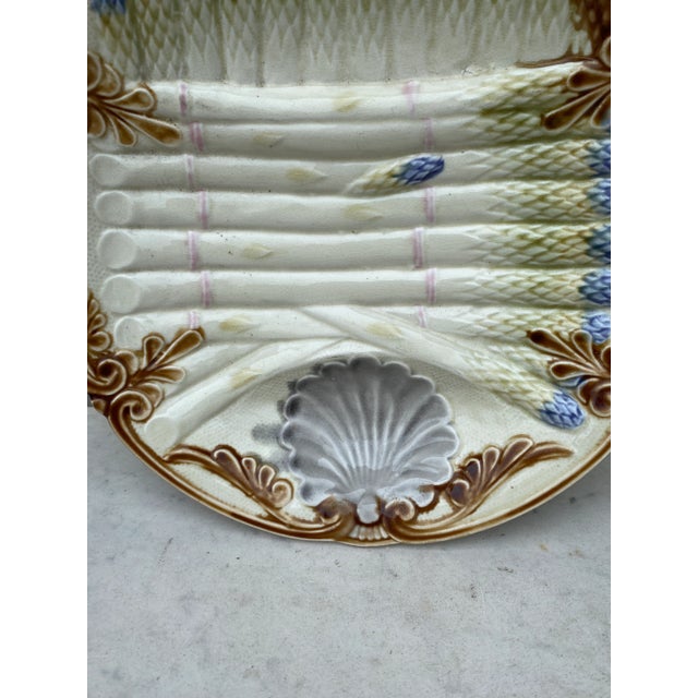 French Majolica Asparagus Plate Onnaing, Circa 1890 For Sale - Image 4 of 8