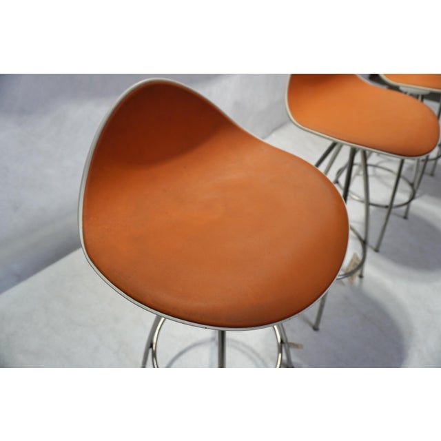 Onda Swivel Kitchen Stools by Jesús Gasca for Stua in Orange - Pair For Sale - Image 15 of 17