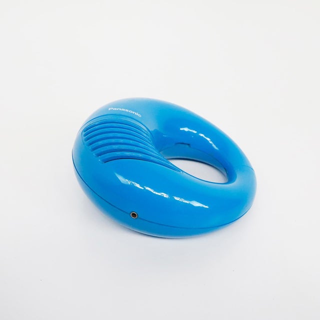 Vintage Toot-a-Loop radio (model nr: Panasonic R-72): an emblematic radio, designed and fabricated by Panasonic Japan in...