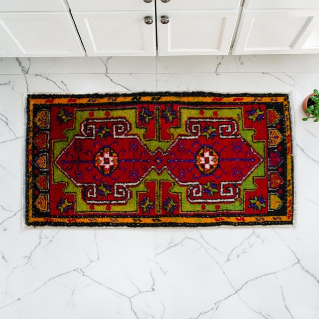 Mid-Century Modern 1970s Hand Made Turkish Mat Rug Small Rug Kitchen Mat Organic Wool - 1'8" X 3'4" For Sale - Image 3 of 10