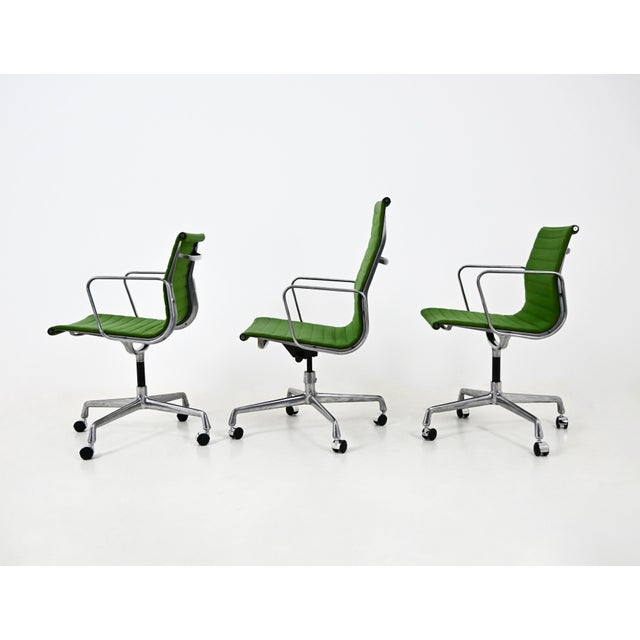 Office Chairs by Charles & Ray Eames for Herman Miller, 1970s, Set of 3 For Sale - Image 6 of 12