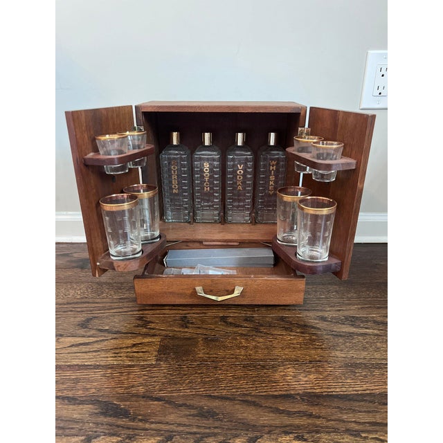 1950s Karoff Japanese Tabletop Walnut Mini Bar Cabinet With Decanters, Glasses & Tools For Sale - Image 10 of 11
