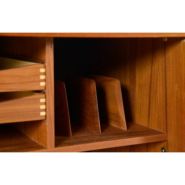 Danish Teak 5-Bay Cado Modular Shelving System Bookshelf Library by Poul Cadovius for Cado, 1970s For Sale - Image 11 of 18