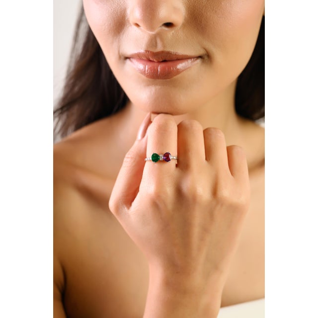 Geometric Emerald Amethyst & Diamond Two Stone Bow Ring Size 7 in 14k Gold For Sale - Image 4 of 15