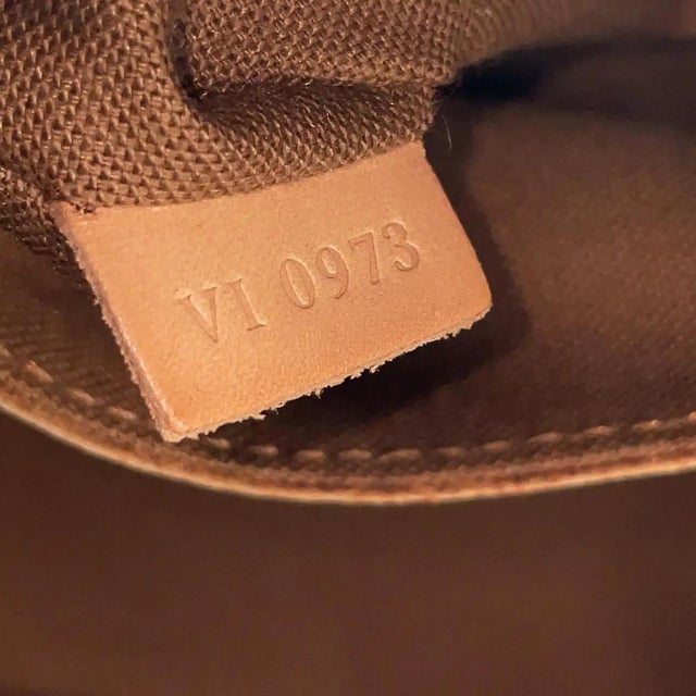 A Late 20th Century Louis Vuitton Monogram Canvas Alma Hand-Bag For Sale - Image 15 of 16