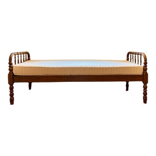 Early 20th Century Jenny Lind Daybed For Sale