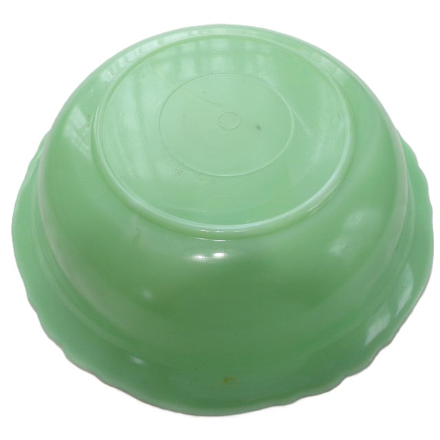 Art Deco 1930s McKee Jadite Triple Leaf Rim Bowl – 9" – Perfect Condition For Sale - Image 3 of 10