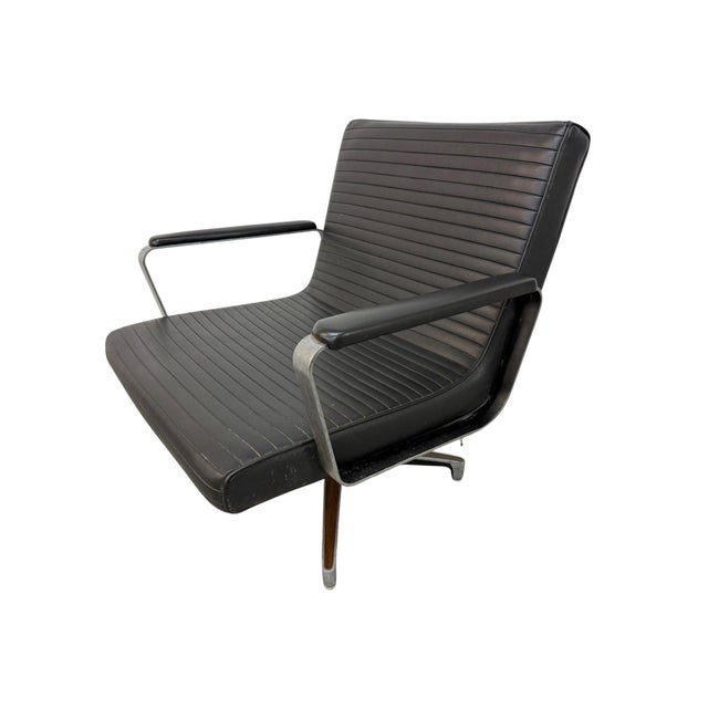 Chromcraft Mid-Century Modern Chromcraft Black Leather Swivel Chair For Sale - Image 4 of 7