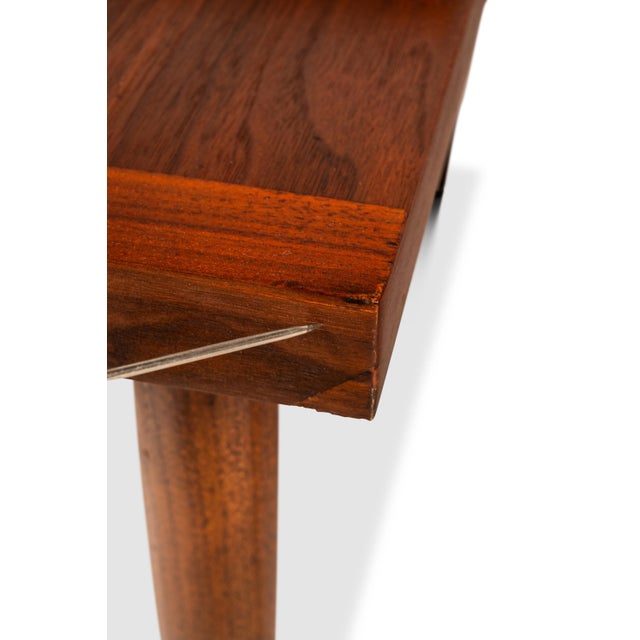 Set of Two (2) Mid-Century Modern "Step" End Tables in Walnut W/ Storage Drawers by American of Martinsville, Usa, C. 1960s For Sale - Image 16 of 18