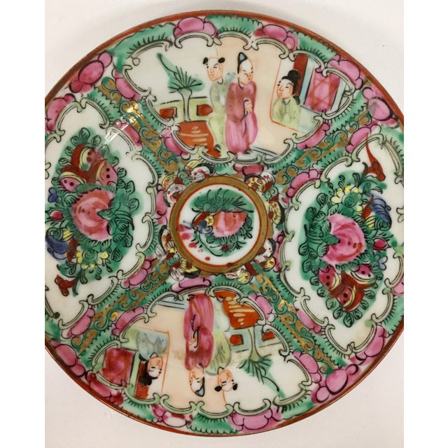 Lovely little plate to add a touch of Asia anywhere in your home. The colors are bright and vivid. No damage on this...