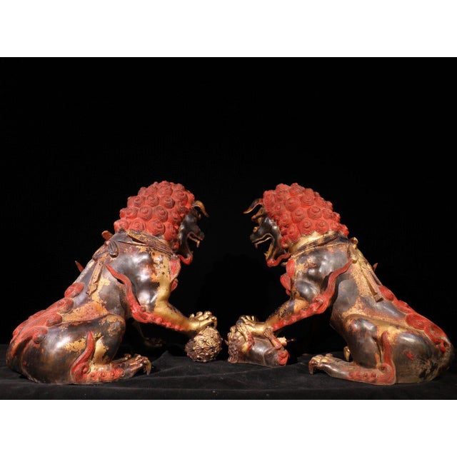 Late 20th Century Monumental Pair of Vintage Gilt Bronze & Cinnabar Guardian Lions – Large Temple Foo Dogs For Sale - Image 5 of 12