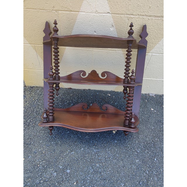 Early 20th Century Early 20th Century Regency Walnut Wood Spindle 3 Tier Scalloped Shelf For Sale - Image 5 of 11