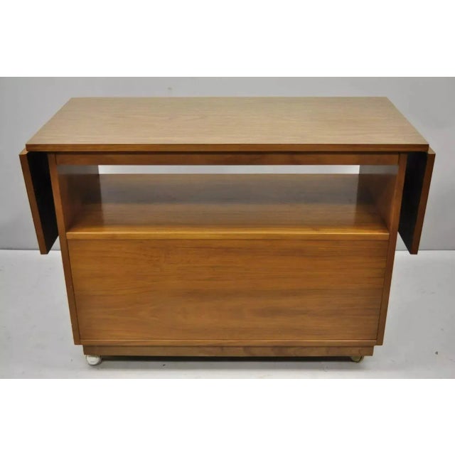 Vintage Mid Century Modern Walnut Laminate Top Rolling Drop Leaf Bar Cart Server For Sale - Image 11 of 11