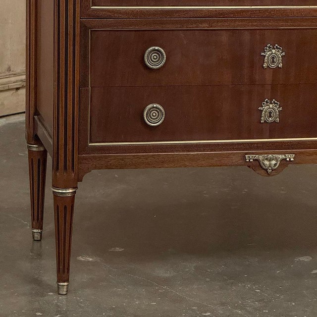 Antique French Louis XVI Mahogany Carrara Marble Top Commode For Sale In Dallas - Image 6 of 15