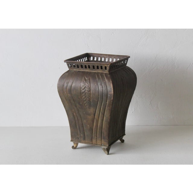 1970s Vintage Footed Embossed Leaf Brass Fluted Planter For Sale - Image 5 of 17
