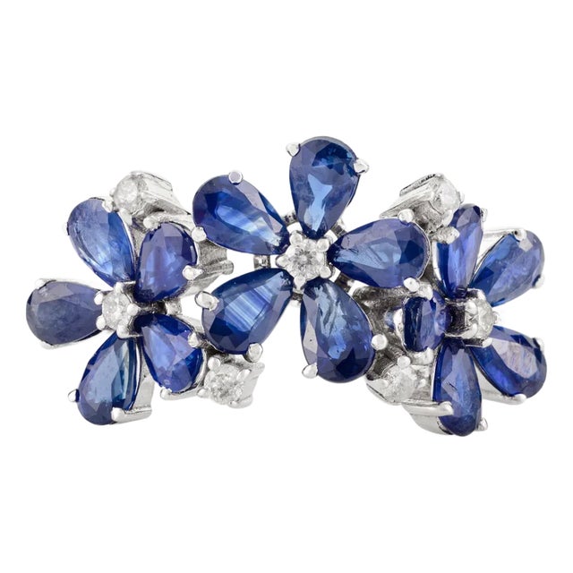 18k White Gold Blue Sapphire Diamond Floral Ring for Women Size 5 For Sale