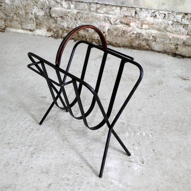 Brutalist Magazine Rack in Metal and Leather, 1960s For Sale - Image 4 of 6