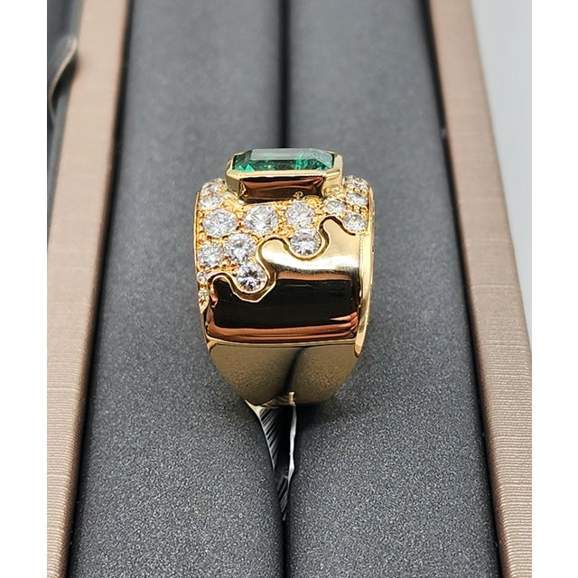 Early 21st Century 3.50 Ct Gia Certified Natural Zambian Emerald & Diamond Ring Size 6.5 For Sale - Image 5 of 10