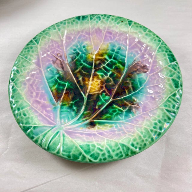 Majolica English Majolica Green Rimmed Round Begonia Leaf Plate, Circa 1870-80 For Sale - Image 4 of 6