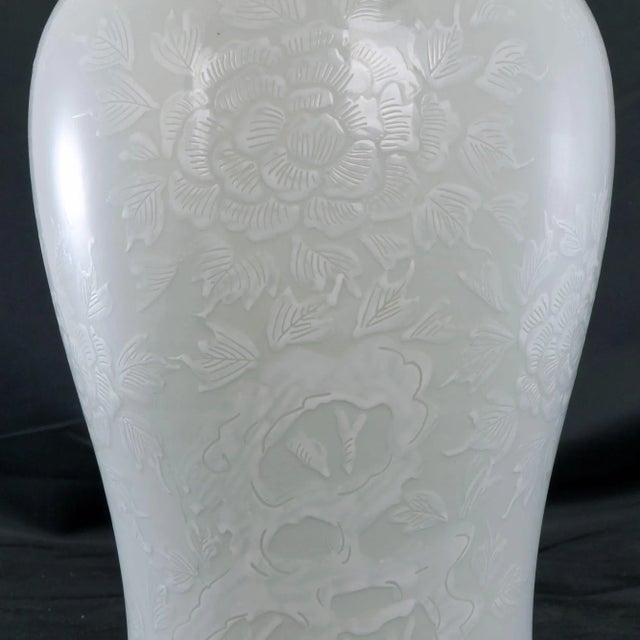 Ceramic 1920s Japanese Bianco Sopra Bianco White Porcelain Vase For Sale - Image 7 of 11