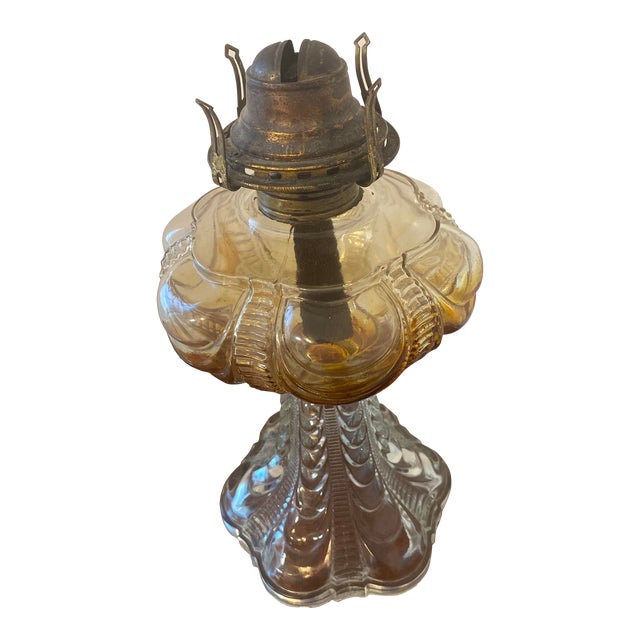 Antique Eapg Coolidge Drape Glass Oil Kerosene Lamp With the 2 Queen
