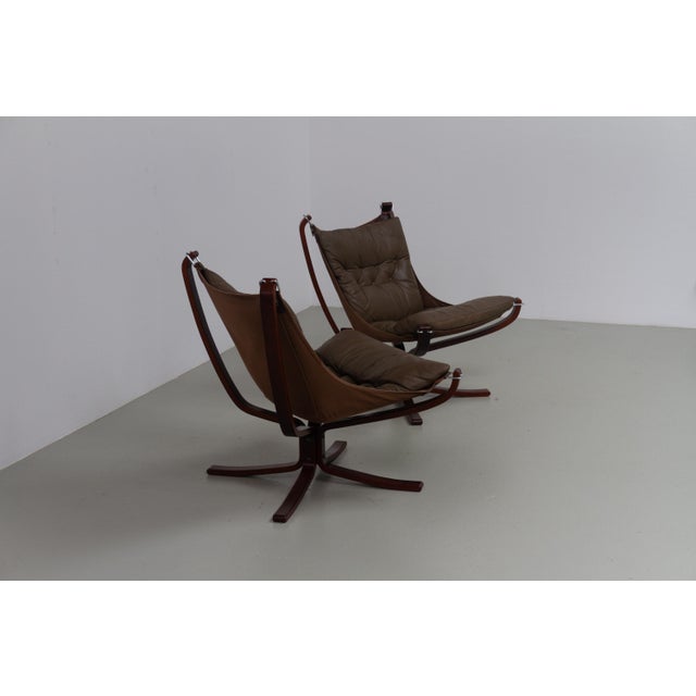 Mid-Century Modern Olive Green Falcon Chairs by Sigurd Resell for Vatne Møbler, Norway, 1970s, Set of 2 For Sale - Image 3 of 18
