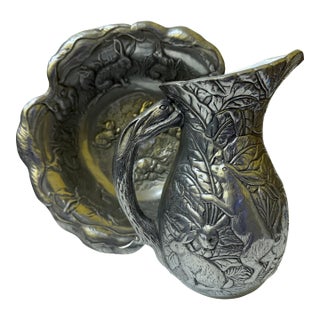 Vintage Aluminum Bunny Serving Set - Attributed to Arthur Court - 2 Pieces For Sale