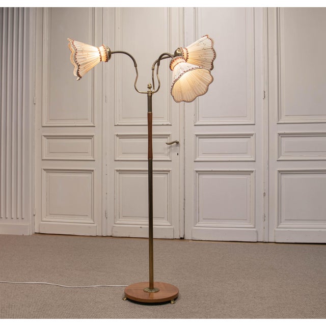 Elegant and highly decorative Swedish floor lamp produced by Eskilstuna Elektrofabriks Aktiebolag, dating from the 1940s....