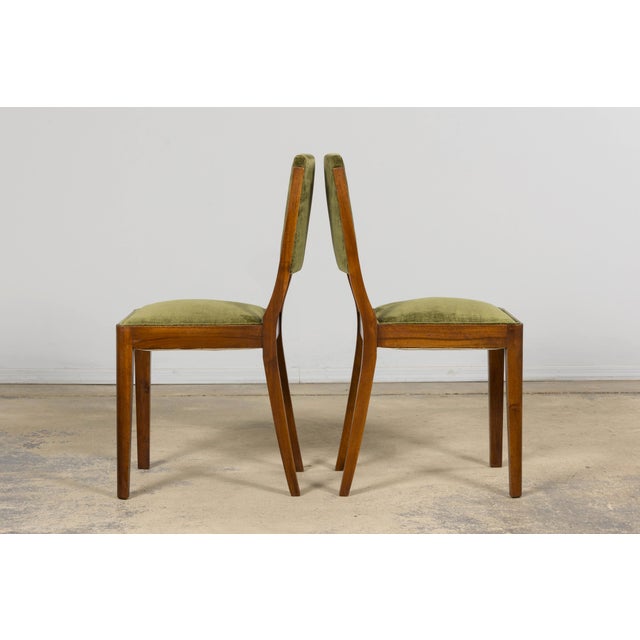 1930s French Art Deco Walnut Dining Chairs in Olive Green Velvet – Set of 10 For Sale - Image 12 of 18