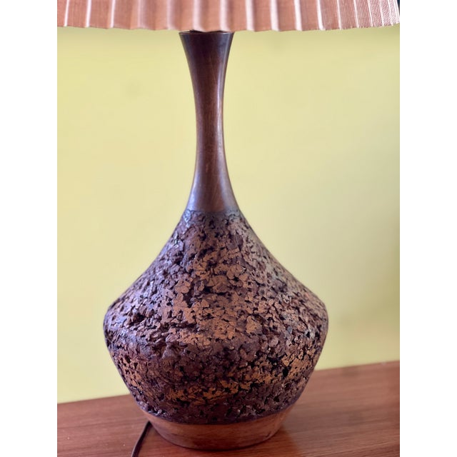 Mid-Century Modern 1960s Mid-Century Modern Sculptural Teardrop Cork and Walnut Table Lamp With Original Pleated Shade For Sale - Image 3 of 13