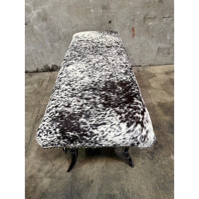 1970s Steer Horn Bench Cowhide Seat Nailhead Western Ranch Longhorn Speckled 48in For Sale - Image 10 of 12