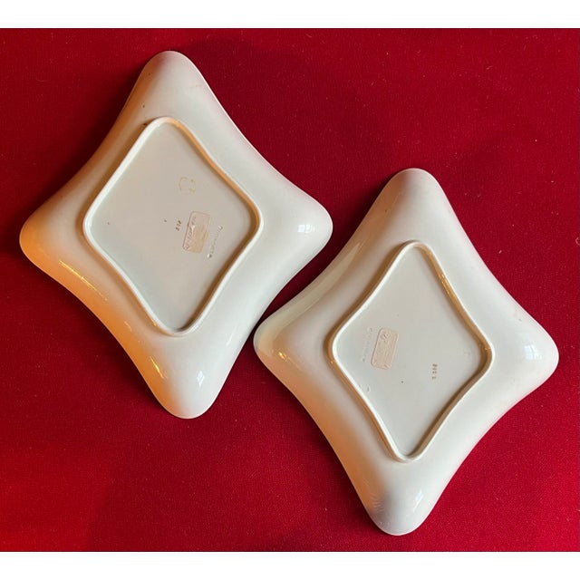 Antique Early 19th Century English Wedgwood Creamware Diamond Shape Serving Dishes or Bowls - a Pair For Sale - Image 9 of 10